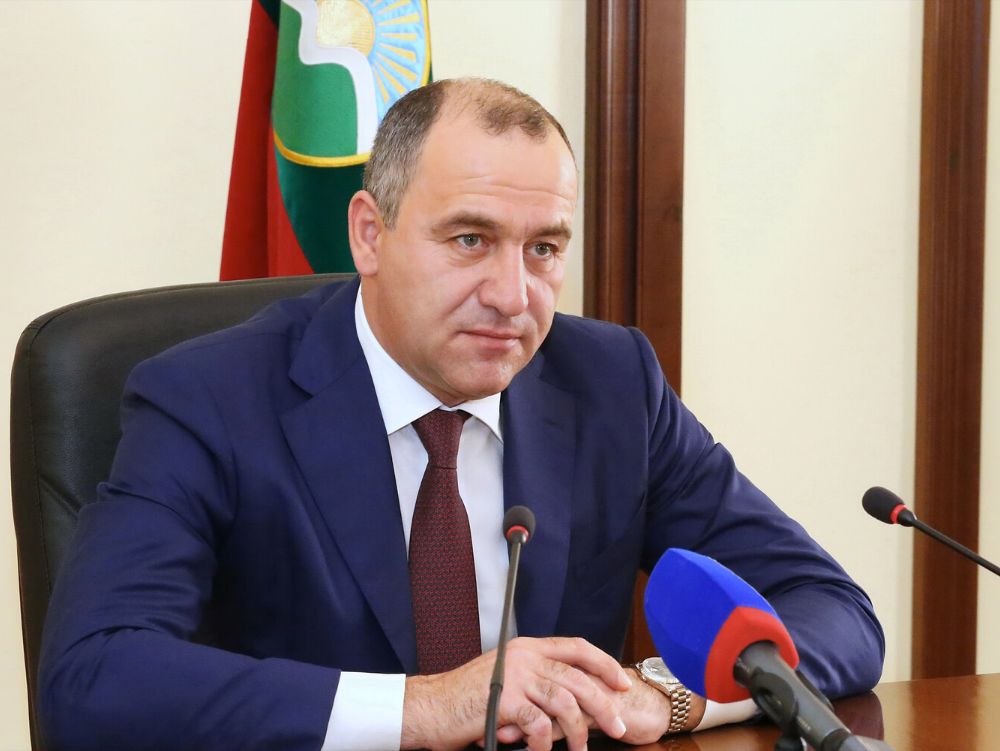 Глава Карачаево-Черкесии поздравил жителей Абхазии и Южной Осетии с Днем признания независимости республик